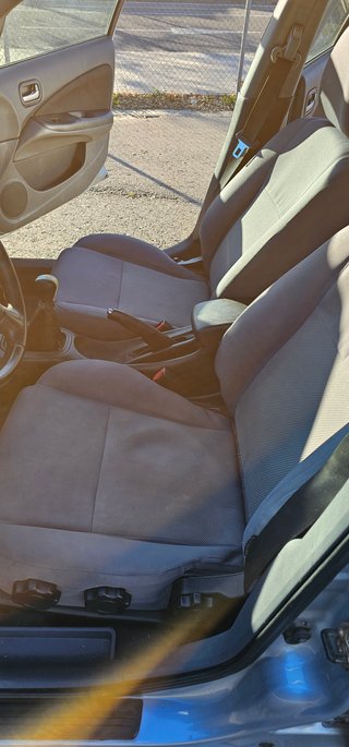 Nissan Almera 2004