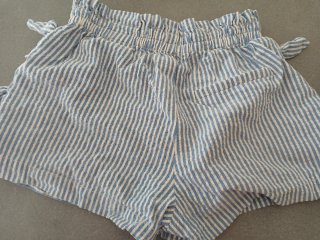 Pantalón corto niña rayas azules