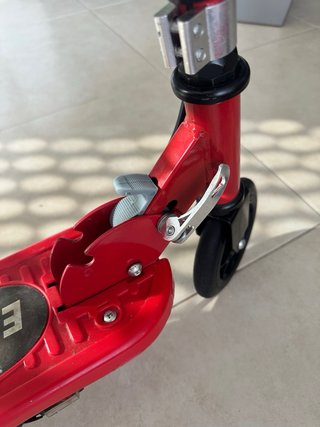 2 Patinetes Eléctricos Rojos E-Scooter
