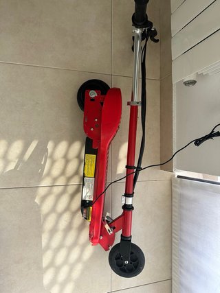 2 Patinetes Eléctricos Rojos E-Scooter
