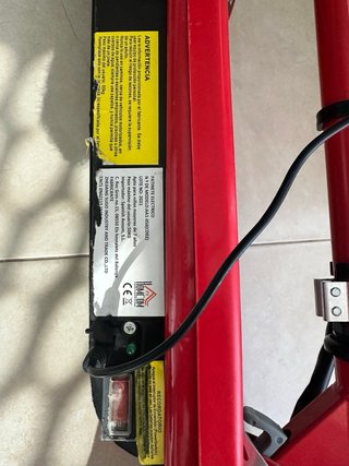 2 Patinetes Eléctricos Rojos E-Scooter