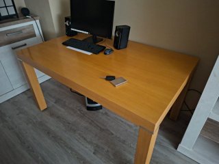 Mesa de comedor cuadrada de madera
