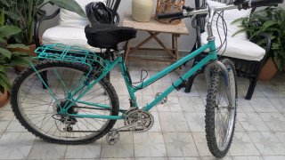 Bicicleta MTB color turquesa