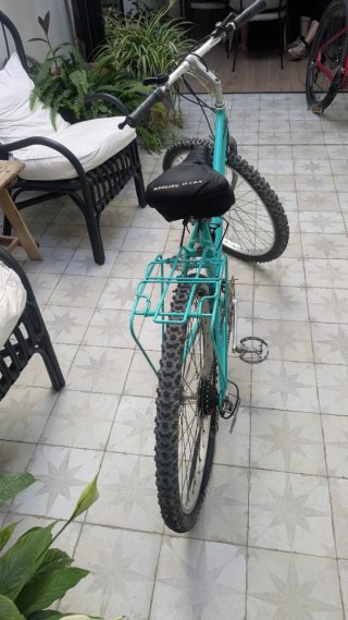 Bicicleta MTB color turquesa