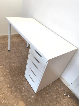 Scrivania Ikea Lagkapten + Cassettiera Álex