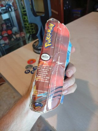 Caja Pokémon Tromba de Agua + Accesorios