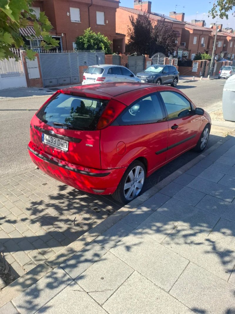 Ford Focus 2005 - foto 1