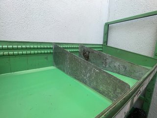 Estantería industrial verde antigua
