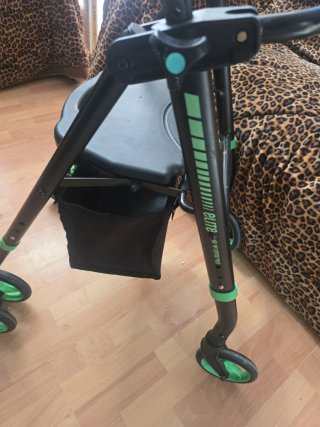 Andador Taka Taka con asiento y ruedas