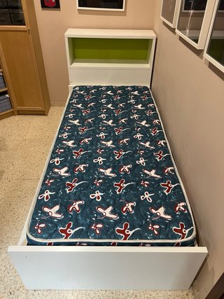 Cama con cabecero y almacenaje