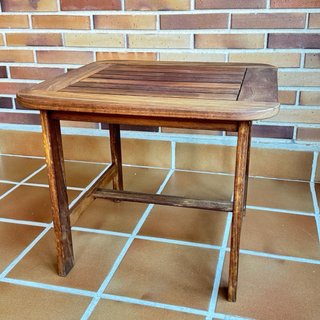 Mesa de jardín de madera