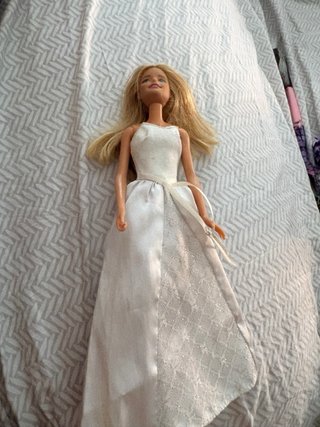 Muñeca Barbie Vestido Rojo