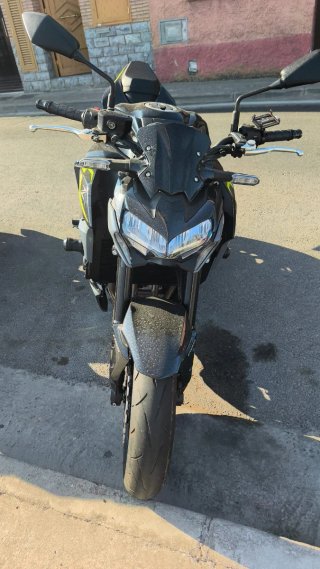 Kawasaki Z 900Negra y verde  se escucha oferta