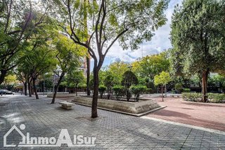 Piso en alquiler en El Juncal - Av. de la Paz en Sevilla