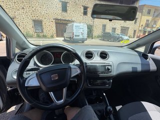 SEAT Ibiza Negro 1,6 tdi 105 cv del 2010