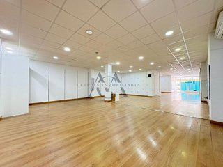 Local comercial en venta en Centro en Lucena