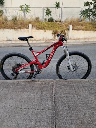Bicicleta de Montaña GTsensor 27,5 Roja