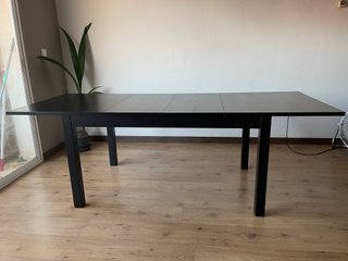 Mesa extensible IKEA BJURSTA negra