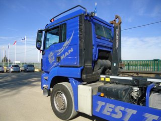 MAN TGA 26 440-CAMIONES GANCHO