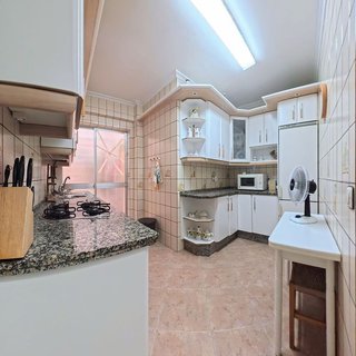 Piso en alquiler en Cruz Roja en Sevilla