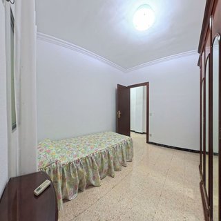 Piso en alquiler en Cruz Roja en Sevilla