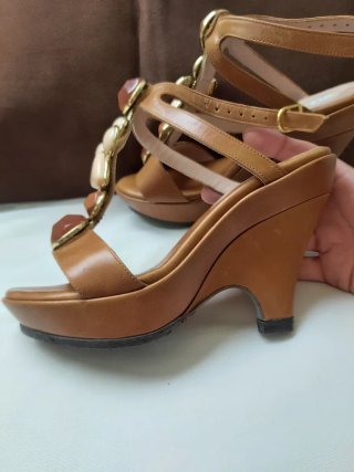 Sandalias 35,5 cuña piel autentica