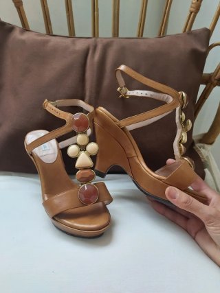 Sandalias 35,5 cuña piel autentica