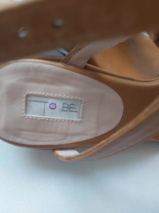 Sandalias 35,5 cuña piel autentica