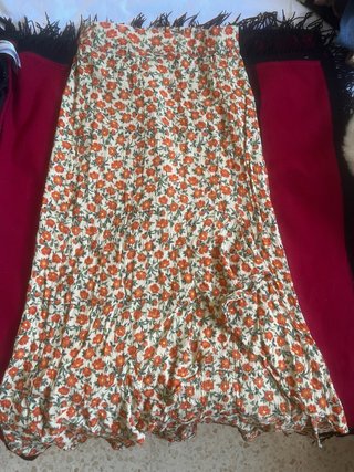 Falda floral midi