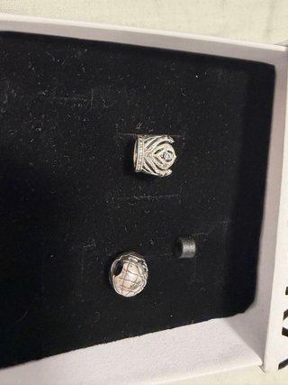 Pandora Corona y Mundo Charms Plata