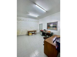 Nave industrial en venta en Olot
