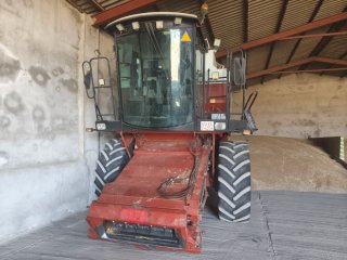 Cosechadora New Holland L521