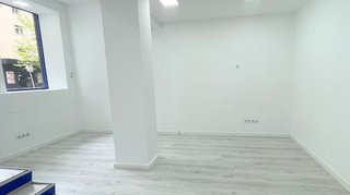 Local comercial en alquiler en Moscardó en Madrid