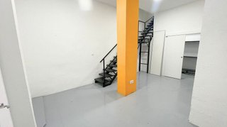 Local comercial en alquiler en Moscardó en Madrid