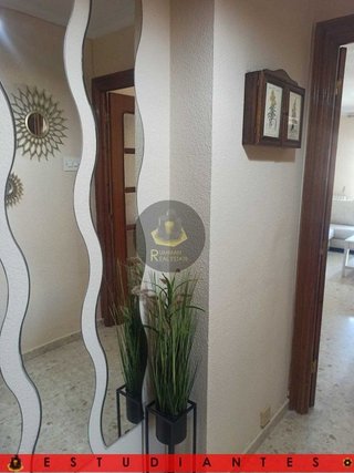 Piso en alquiler en Polígono Cartuja – La Paz en Granada