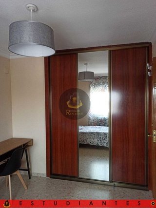 Piso en alquiler en Polígono Cartuja – La Paz en Granada