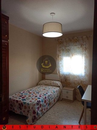 Piso en alquiler en Polígono Cartuja – La Paz en Granada