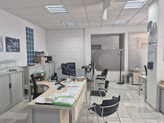 Local comercial en venta en La Chantría - La Lastra en León