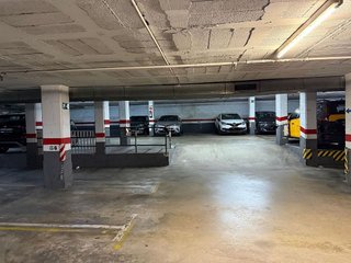 Garaje en venta en Les Corts en Barcelona