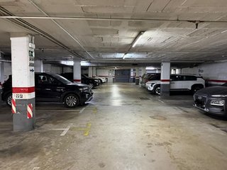 Garaje en venta en Les Corts en Barcelona