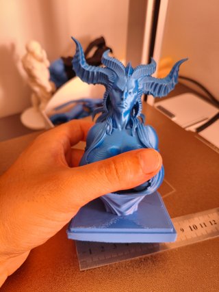 Busto Demonio Azul Plástico
