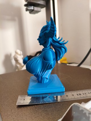 Busto Demonio Azul Plástico