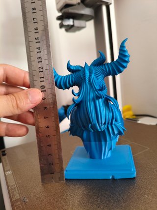 Busto Demonio Azul Plástico