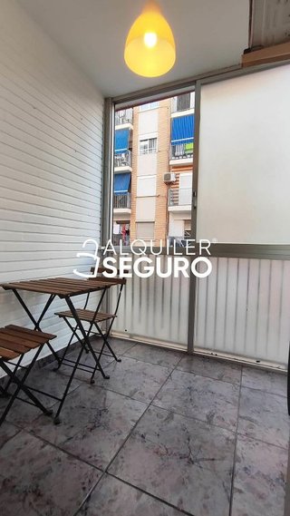 Piso en alquiler en Avda. de Abril. - 9 de octubre en Sagunto