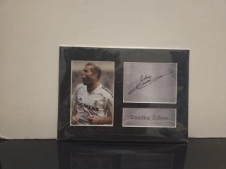 Foto Firmada Zinedine Zidane Marco