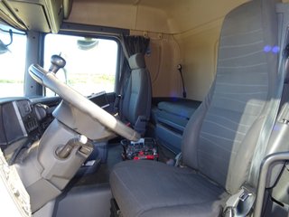 Scania G 440-CAMIONES PORTAMAQUINARIAS