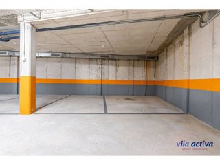 Garaje en venta en Vallparadís en Terrassa