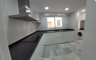 Piso en alquiler en Playa de la Fontanilla en Marbella