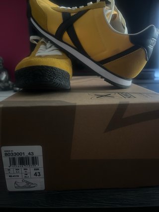 Zapatillas Munich Hombre Amarillas y Negras