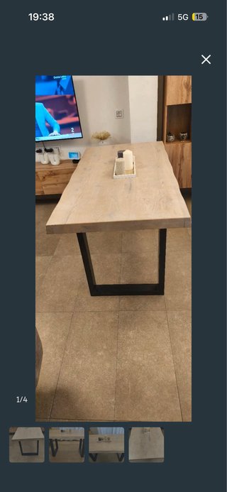 Mesa de comedor en madera y metal